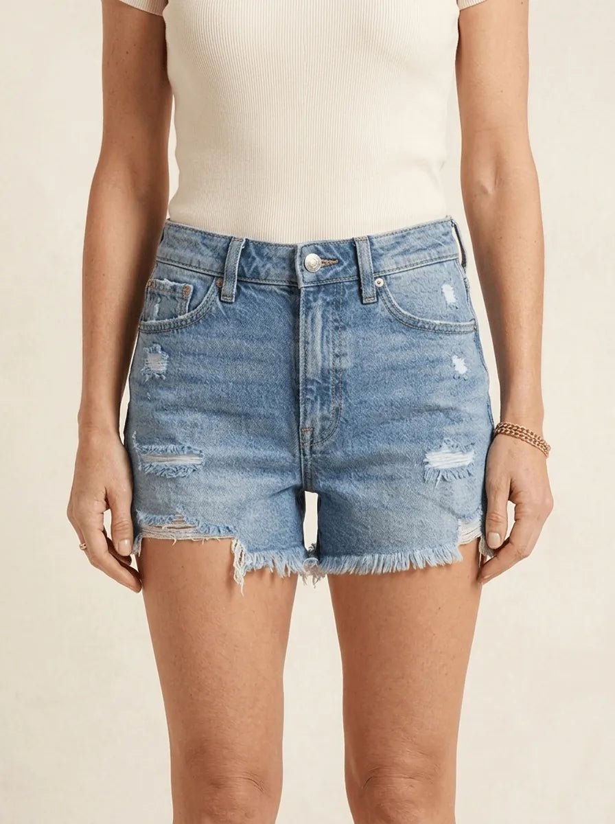 Caroline | Frayed-Hem Denim Shorts - Tillybelle