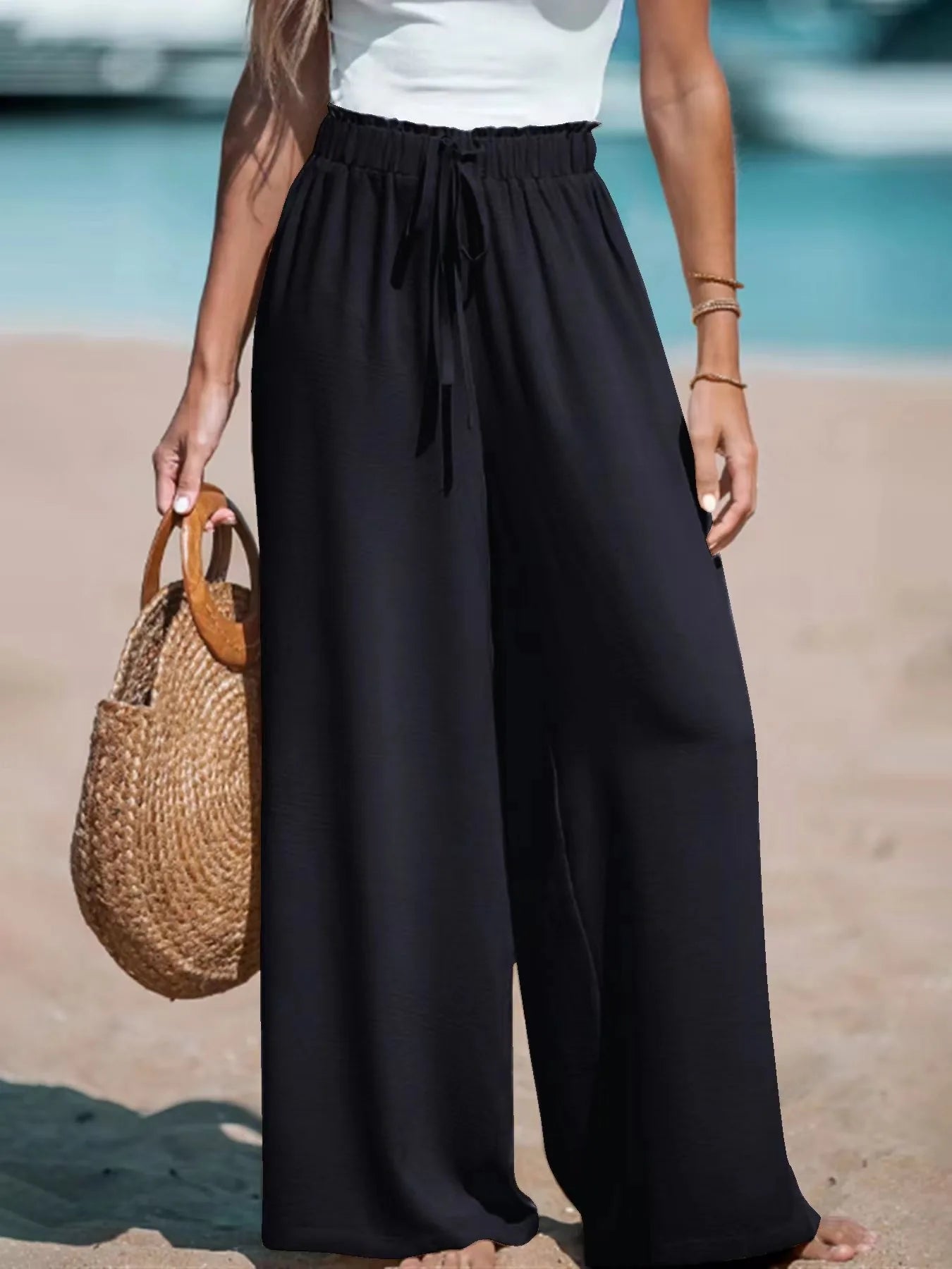 Lina | Flowy Wide-Leg Trousers - Black - Tillybelle
